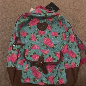 A backpack never used still has tags